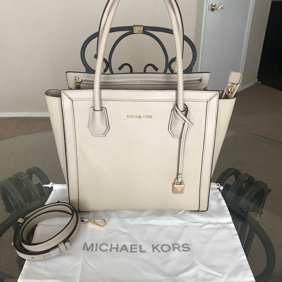 Michael Kors Handbags - NWOT Michael Kors Large EW Tote